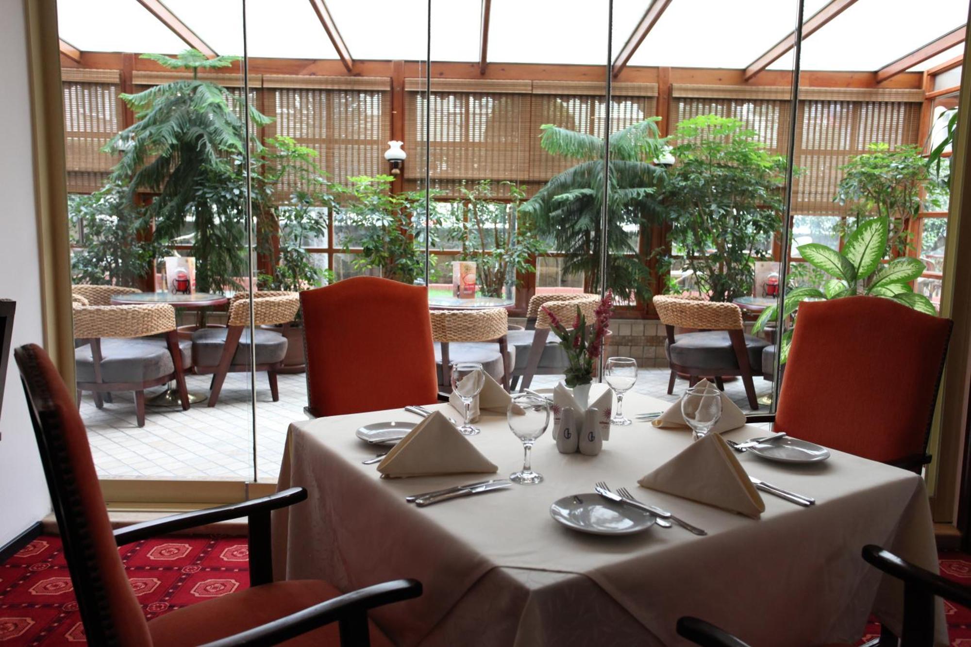 Guenes Hotel Merter Стамбул Ресторан фото